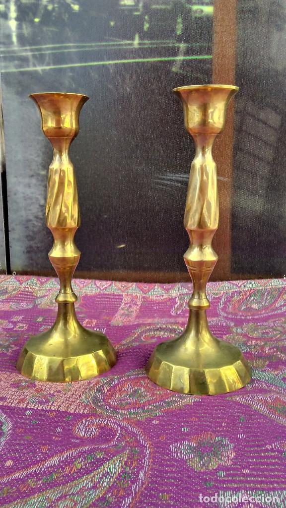 Antig&uuml;edades: 2 CANDELABROS DE BRONCE - Foto 3
