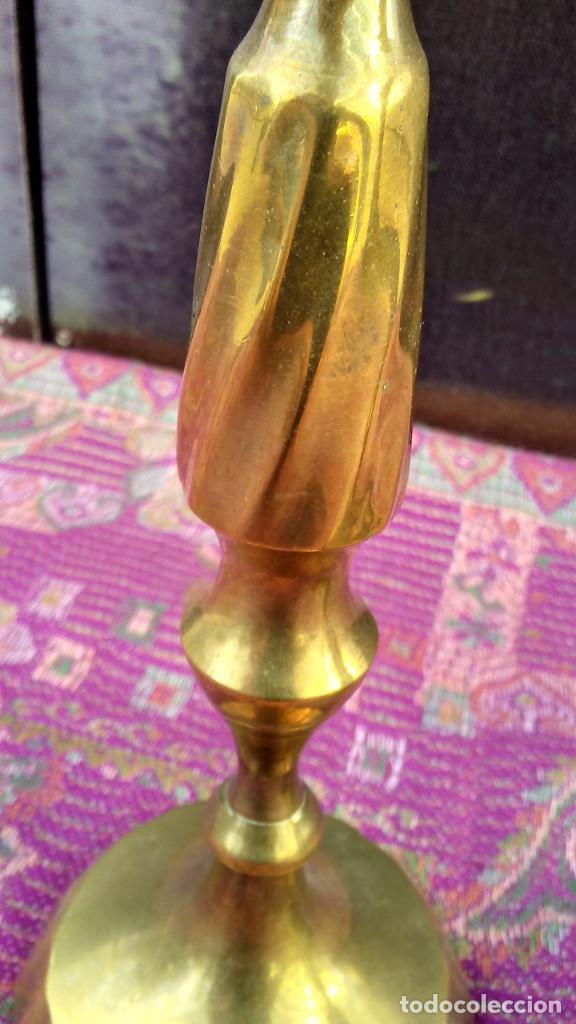 Antig&uuml;edades: 2 CANDELABROS DE BRONCE - Foto 5