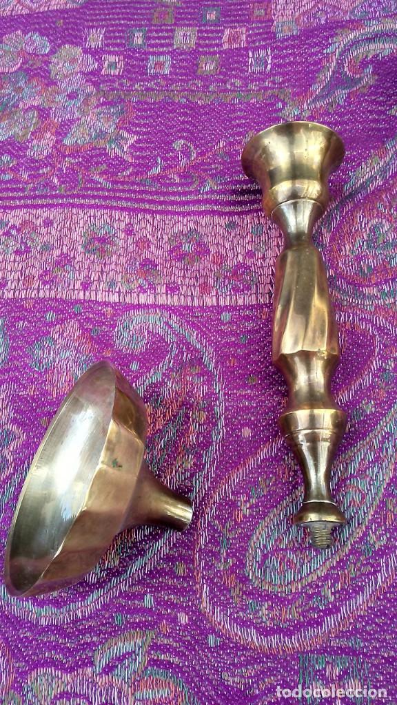 Antig&uuml;edades: 2 CANDELABROS DE BRONCE - Foto 10