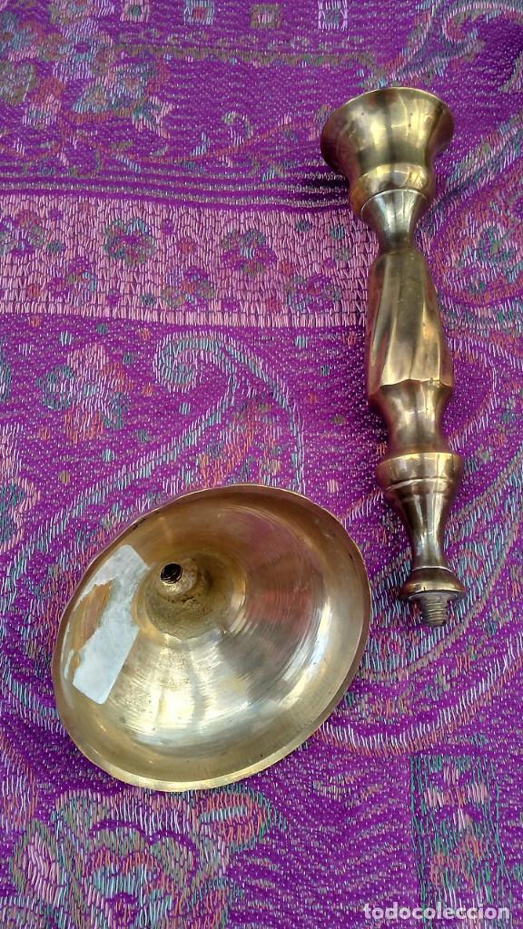 Antig&uuml;edades: 2 CANDELABROS DE BRONCE - Foto 11