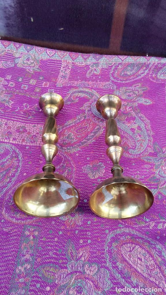 Antig&uuml;edades: 2 CANDELABROS DE BRONCE - Foto 12