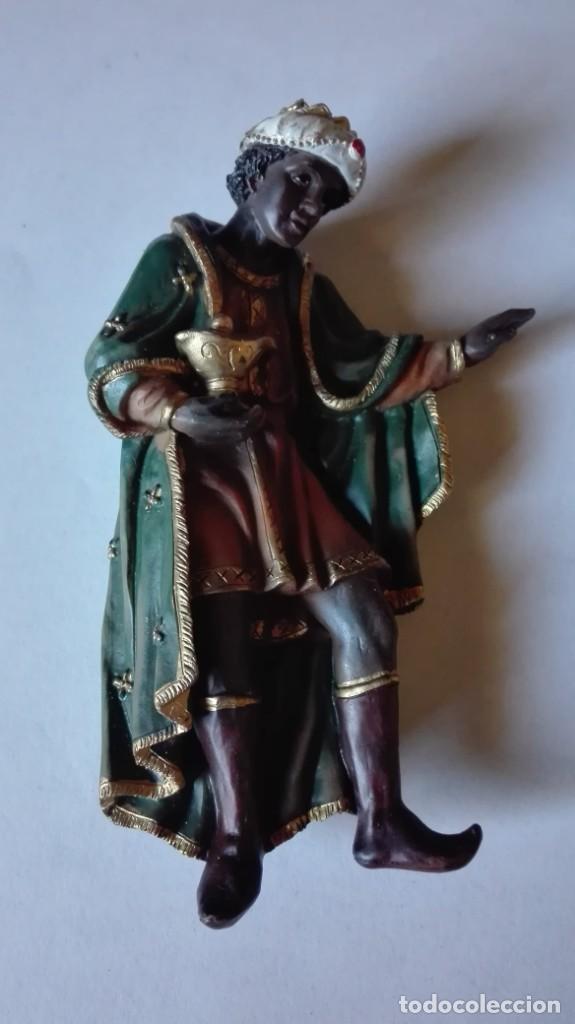 Antiques: Rey mago con im&aacute;n de fibra sint&eacute;tica