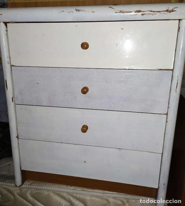 Antig&uuml;edades: MESILLAS DE NOCHE - Foto 1