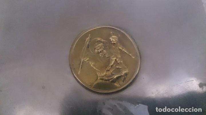 Antig&uuml;edades: 2 bandejas metal con santos - Foto 3