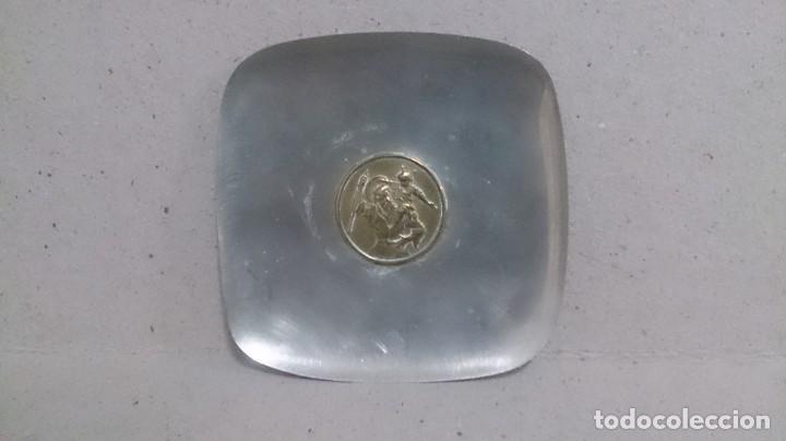 Antig&uuml;edades: 2 bandejas metal con santos - Foto 7