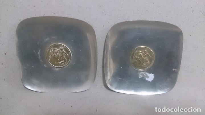 Antig&uuml;edades: 2 bandejas metal con santos - Foto 8