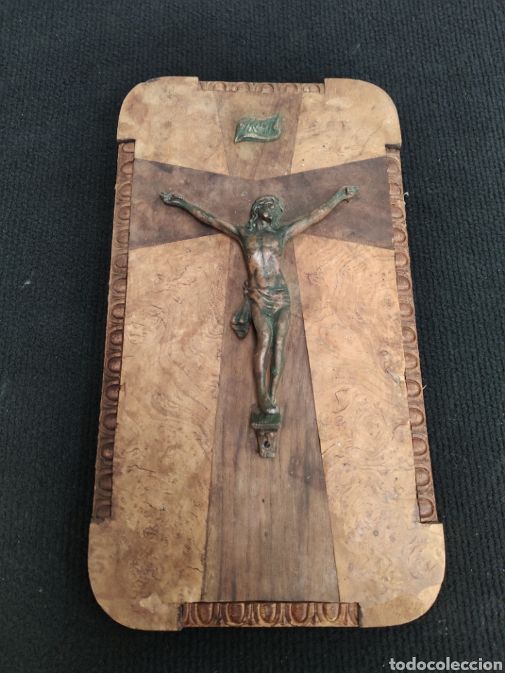 Antig&uuml;edades: ANTIGUO CRUCIFIJO SOBRE BASE DE MADERA - Foto 1