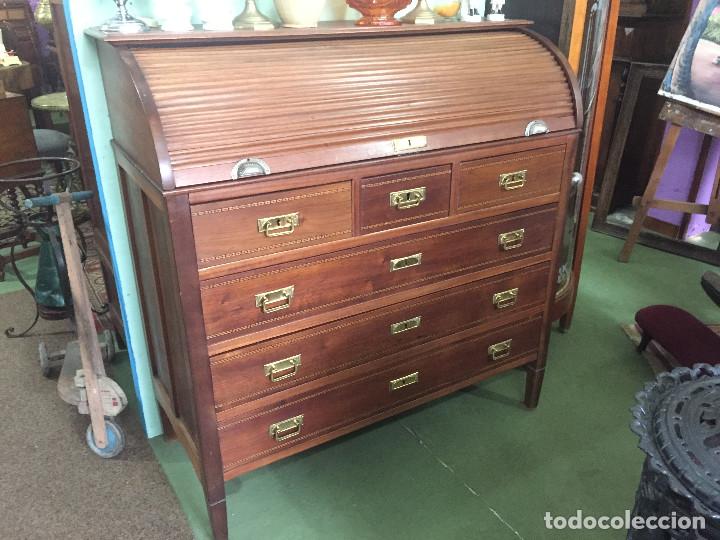 Antig&uuml;edades: C&oacute;moda con bureau - Foto 1