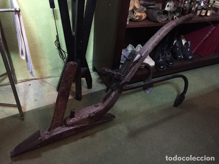 Antig&uuml;edades: Arado cavadora, sin tim&oacute;n - Foto 1