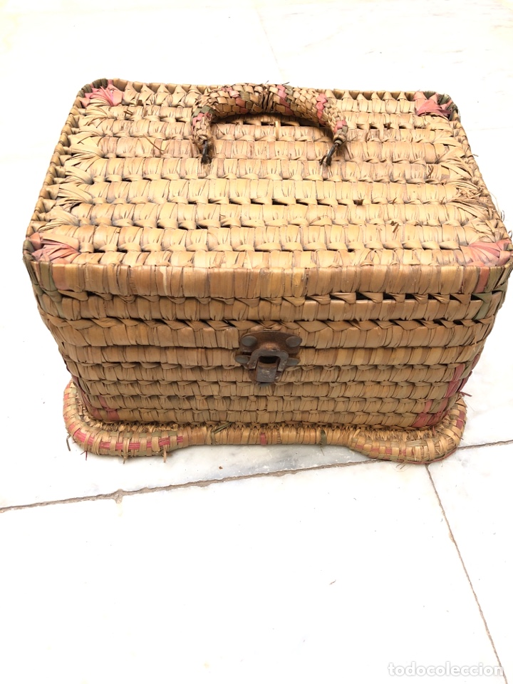 Antig&uuml;edades: Cesta de merienda de anea - Foto 1