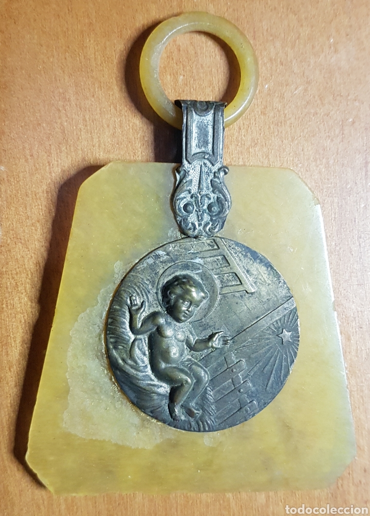 Antig&uuml;edades: Antigua medalla proteccion cuna - Foto 1