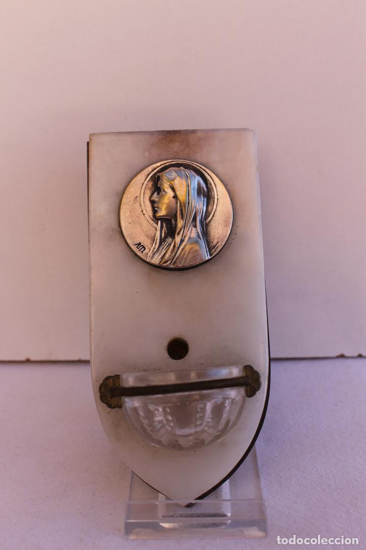 Antig&uuml;edades: BENDITERA CON MEDALLA DE BRONCE ORFEBRE TSCHUDIN - Foto 1