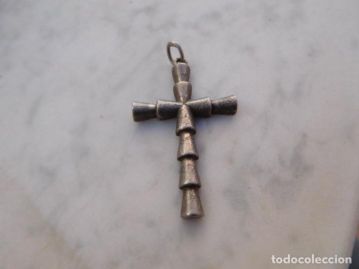 Antig&uuml;edades: Cruz antigua de plata - Foto 1