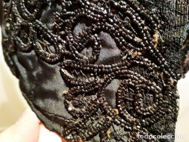 Antig&uuml;edades: ANTIGUO CHALECO CON ENCAJE CHANTILLY Y AZABACHES - Foto 2