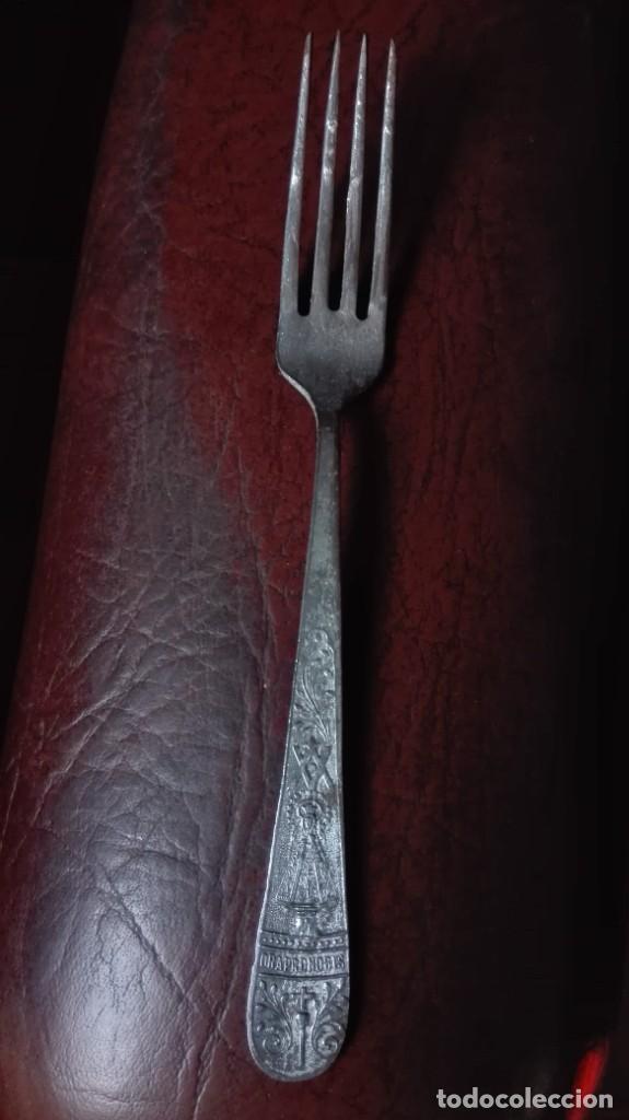 Antiguidades: Tenedor antiguo en el mango virgen y ahora pronobis