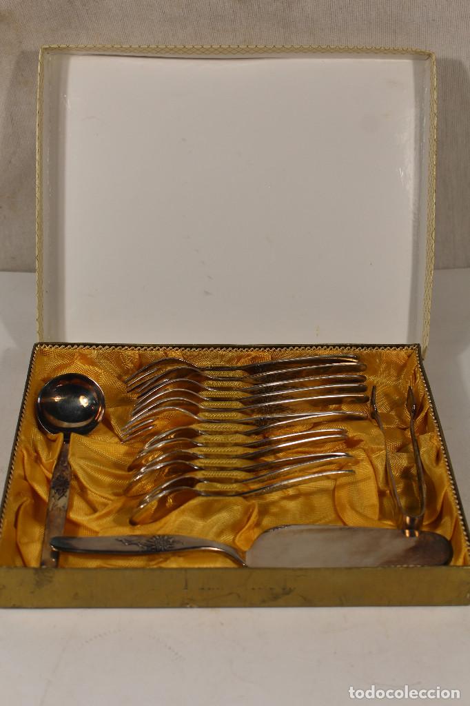 Antig&uuml;edades: CUBERTERIA DE POSTRE CON PLATA DE LEY PUNZONADA - Foto 1