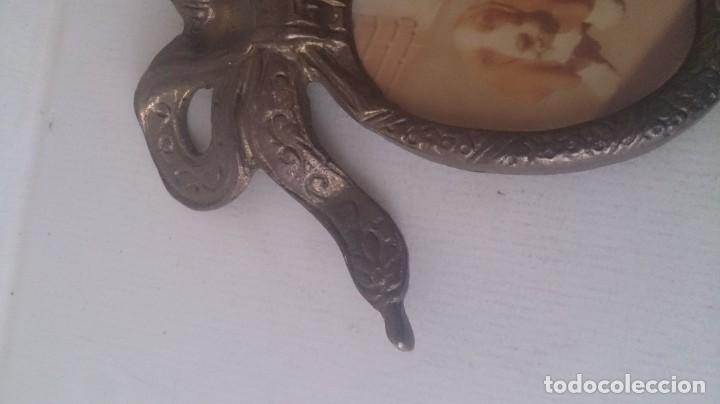 Antig&uuml;edades: Marco de fotos de bronce - Foto 8