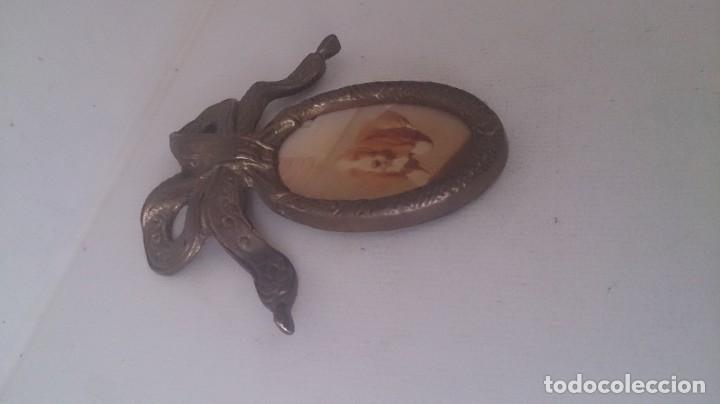 Antig&uuml;edades: Marco de fotos de bronce - Foto 10