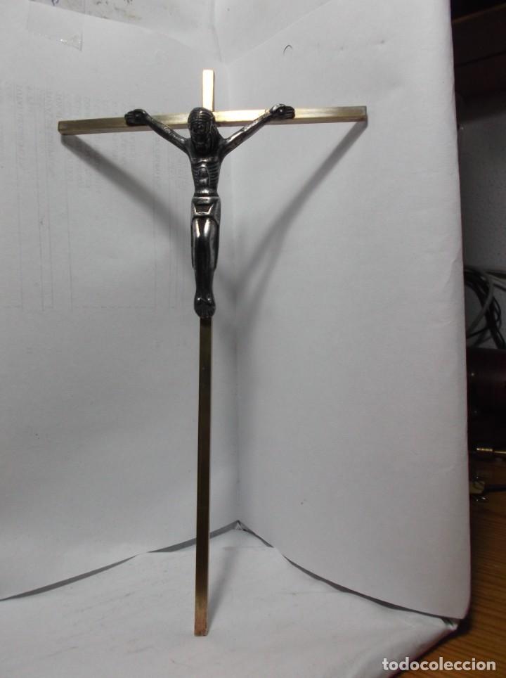 Antig&uuml;edades: CRUCIFIJO EN METAL. - Foto 1
