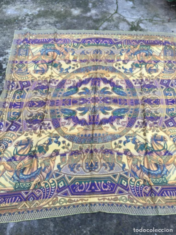Antig&uuml;edades: TAPETE DE MESA CON DIBUJOS ARABES - Foto 1