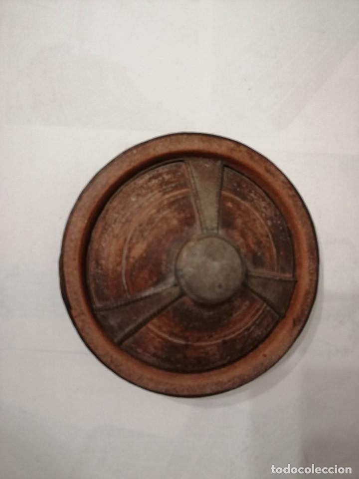 Antig&uuml;edades: PEQUE&Ntilde;A OLLA DE BARRO. - Foto 1
