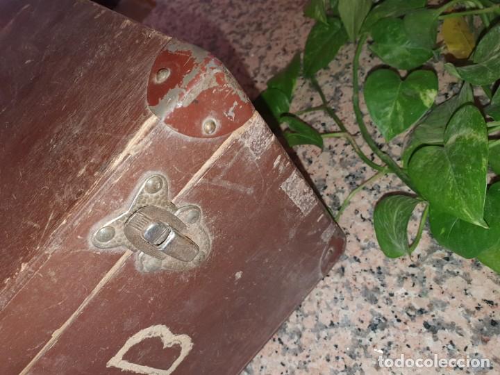 Antig&uuml;edades: Antigua maleta  de madera - Foto 3