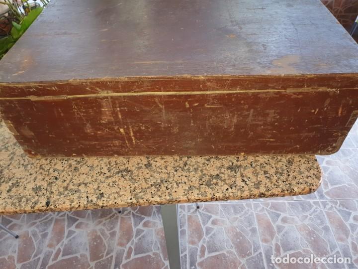 Antig&uuml;edades: Antigua maleta  de madera - Foto 5