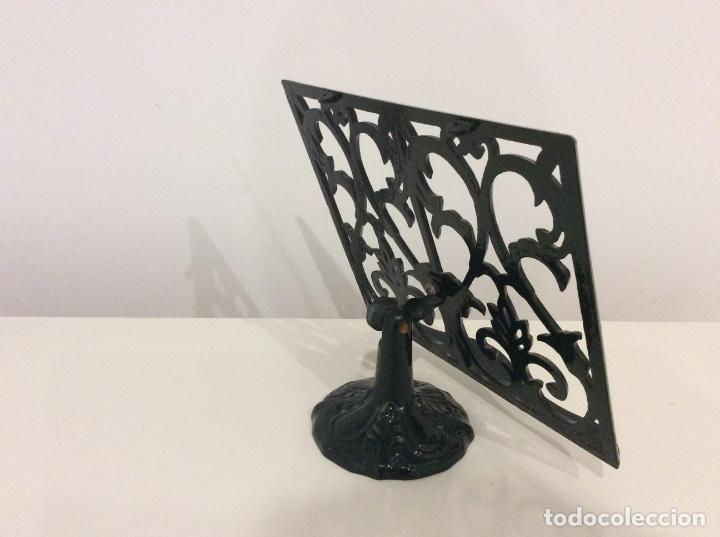 Antig&uuml;edades: ATRIL HIERRO FORJADO. REGULABLE. - Foto 2