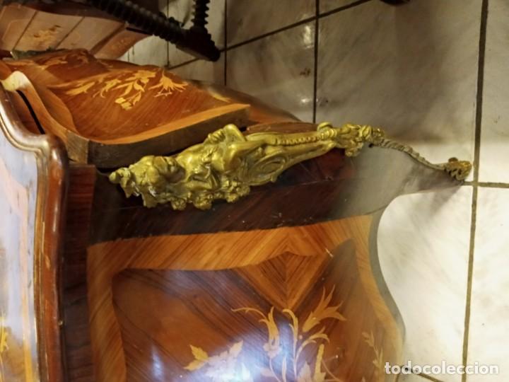 Antig&uuml;edades: Comoda estilo Luis XV . - Foto 3