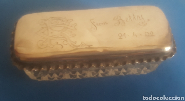 Antig&uuml;edades: Joyero muy antiguo de 1992 de cristal y plata.