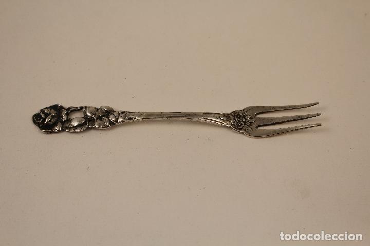 Antig&uuml;edades: tenedor de postre en plata maciza de ley 925 - Foto 3