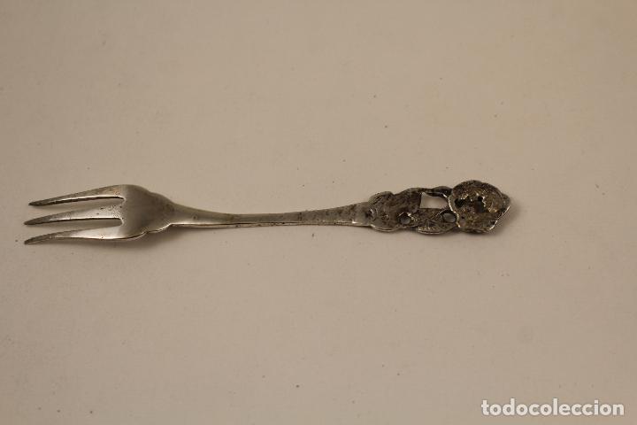 Antig&uuml;edades: tenedor de postre en plata maciza de ley 925 - Foto 4
