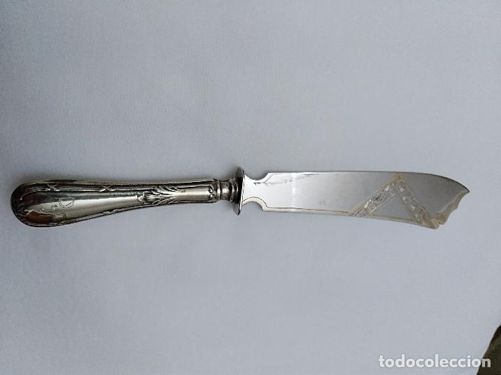 Antig&uuml;edades: CUCHILLO DE SERVIR - MANGO DE PLATA - A&Ntilde;OS 40 - Foto 2