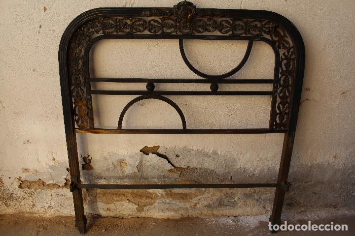 Antig&uuml;edades: cama antigua de metal - Foto 4