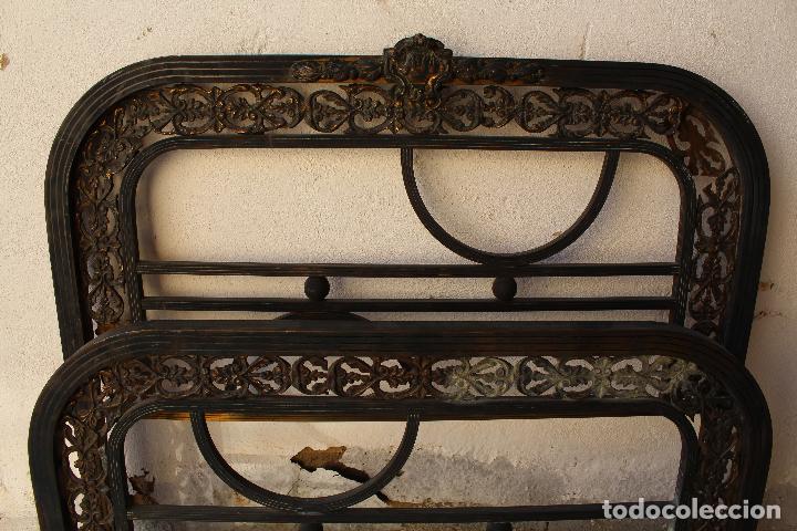 Antig&uuml;edades: cama antigua de metal - Foto 5