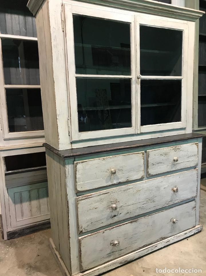 Antig&uuml;edades: Antiguo Bufet con Vitrina de estilo Shabby Chic - Foto 2