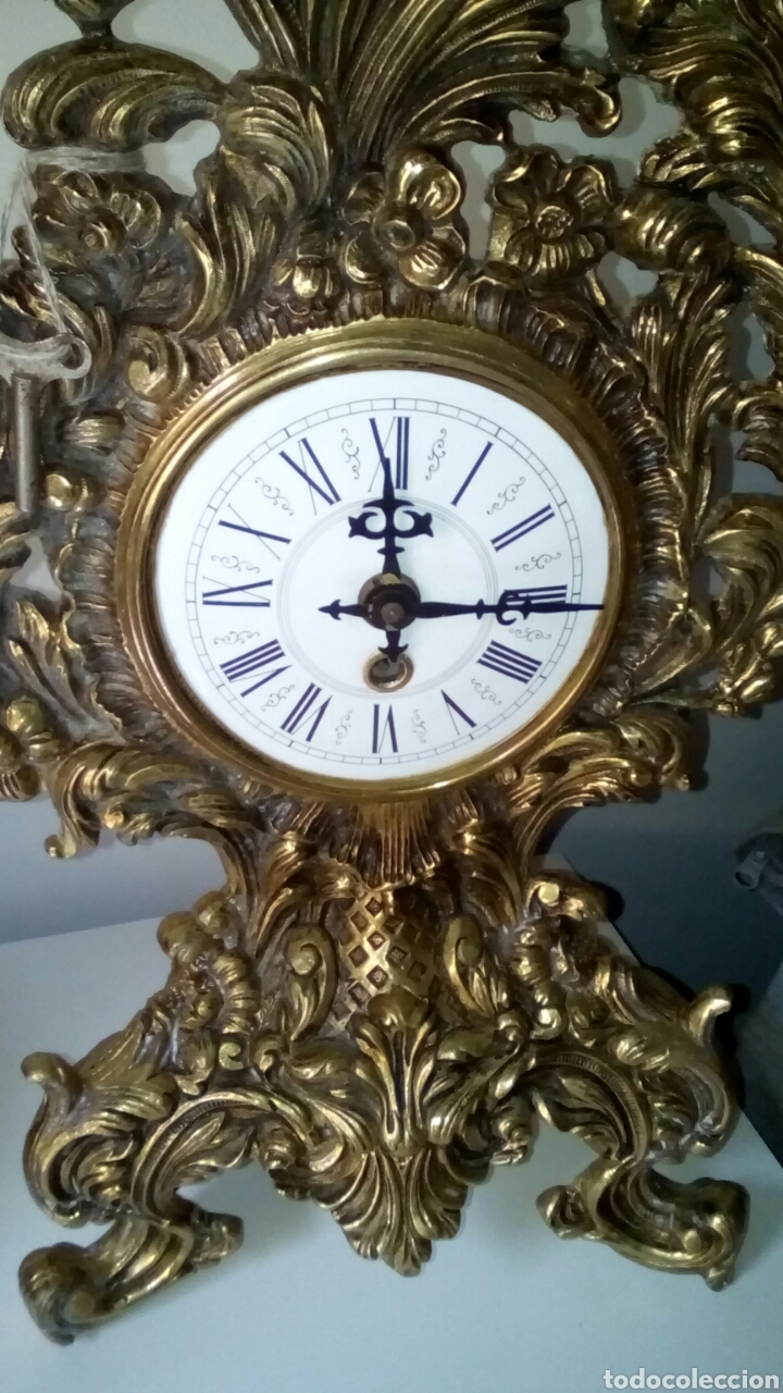 Antig&uuml;edades: Pareja de candelabros y reloj de bronce - Foto 21