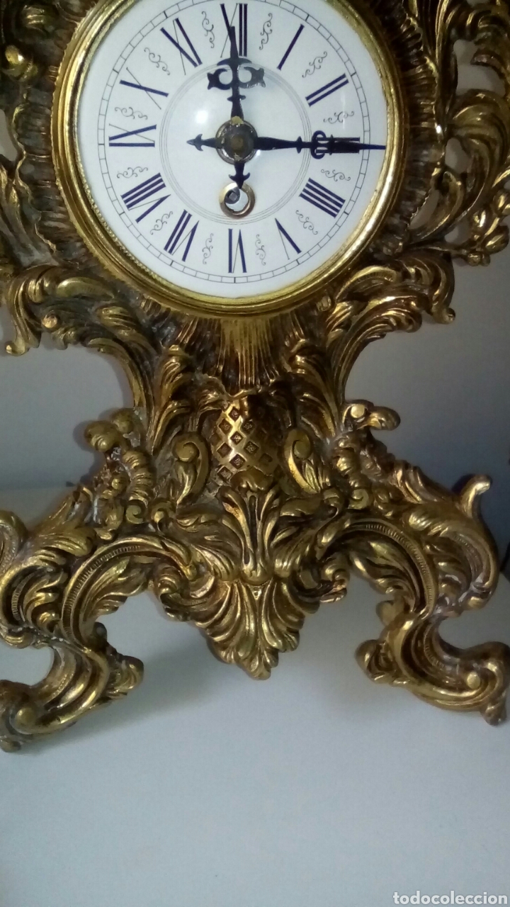Antig&uuml;edades: Pareja de candelabros y reloj de bronce - Foto 13