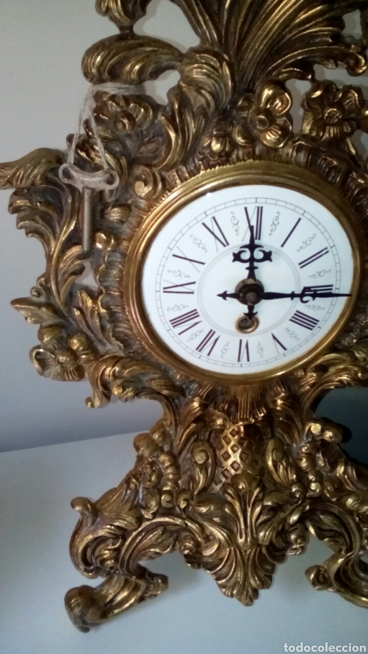 Antig&uuml;edades: Pareja de candelabros y reloj de bronce - Foto 19