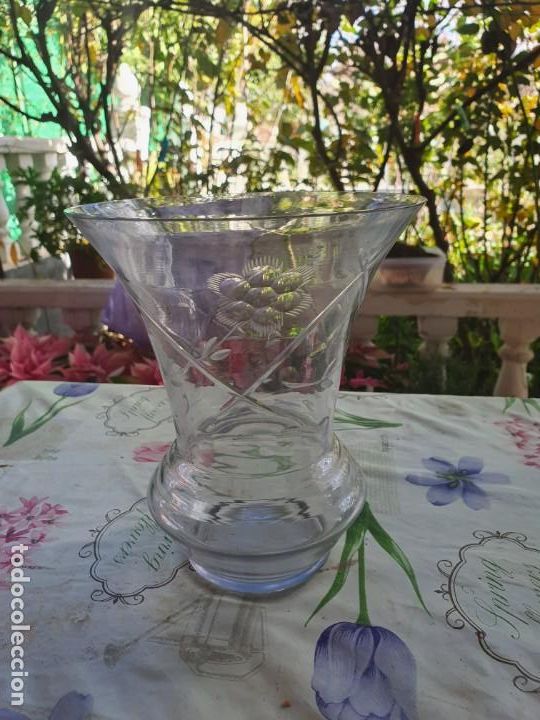 Antig&uuml;edades: Antiguo jarron  o florero  de cristal - Foto 1