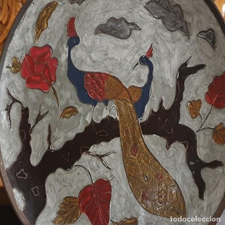 Antig&uuml;edades: PLATO DE LAT&Oacute;N CON DIBUJOS - Foto 3