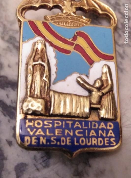 Antiguidades: HOSPITALIDAD VALENCIANA NTRA.SRA.LOURDES. ALFILER,ESMALTADO,42X23 MM.