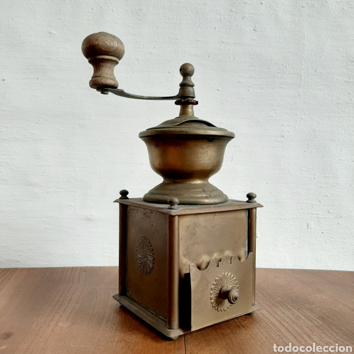 Oggetti Antichi: Antiguo molinillo de caf&eacute; * lat&oacute;n * 25cm alto