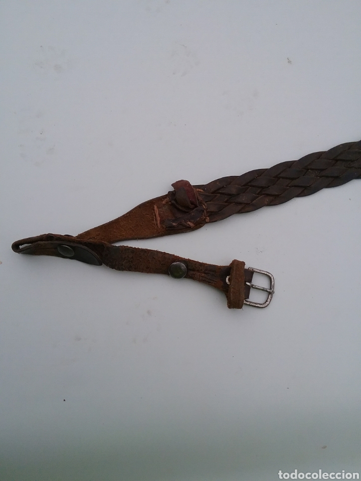 Antig&uuml;edades: Cinturon de tiras de cuero. - Foto 2