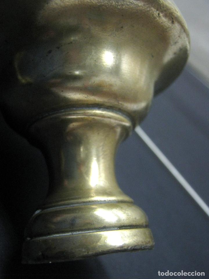 Antig&uuml;edades: Antiguo bello pomo de escalera en bronce - Foto 3