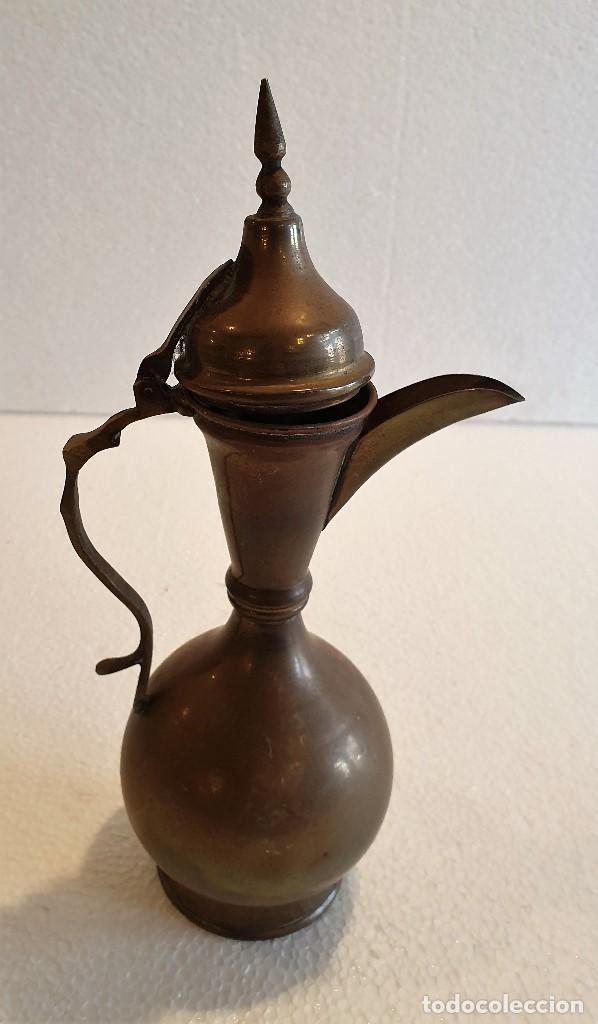 Antig&uuml;edades: -TETERA ACEITERA LATON - Foto 1
