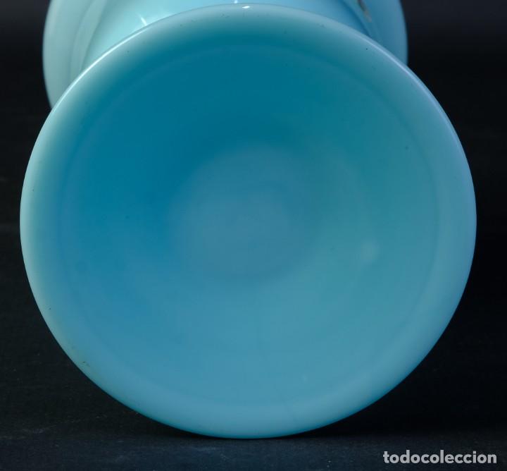 Antig&uuml;edades: Copa en opalina azul siglo XX - Foto 6