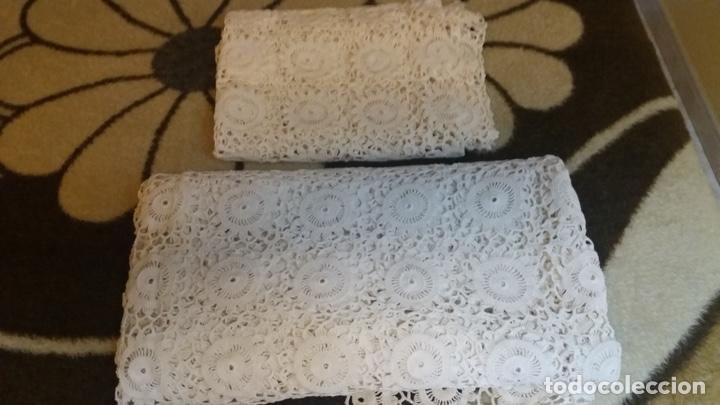 Antig&uuml;edades: Colcha de hilo blanco de ganchillo hecha a mano - Foto 3
