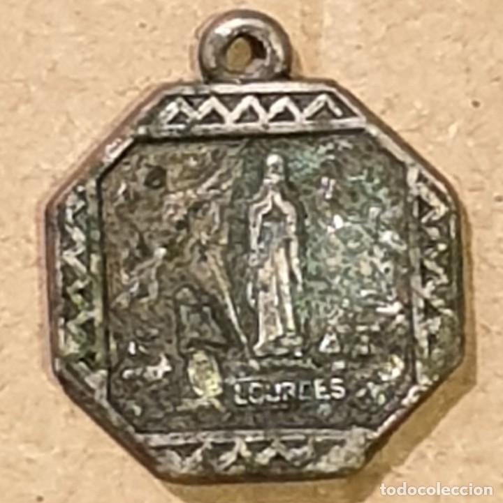 Antig&uuml;edades: ANTIGUA MEDALLA RELIGIOSA - LOURDES - Foto 1
