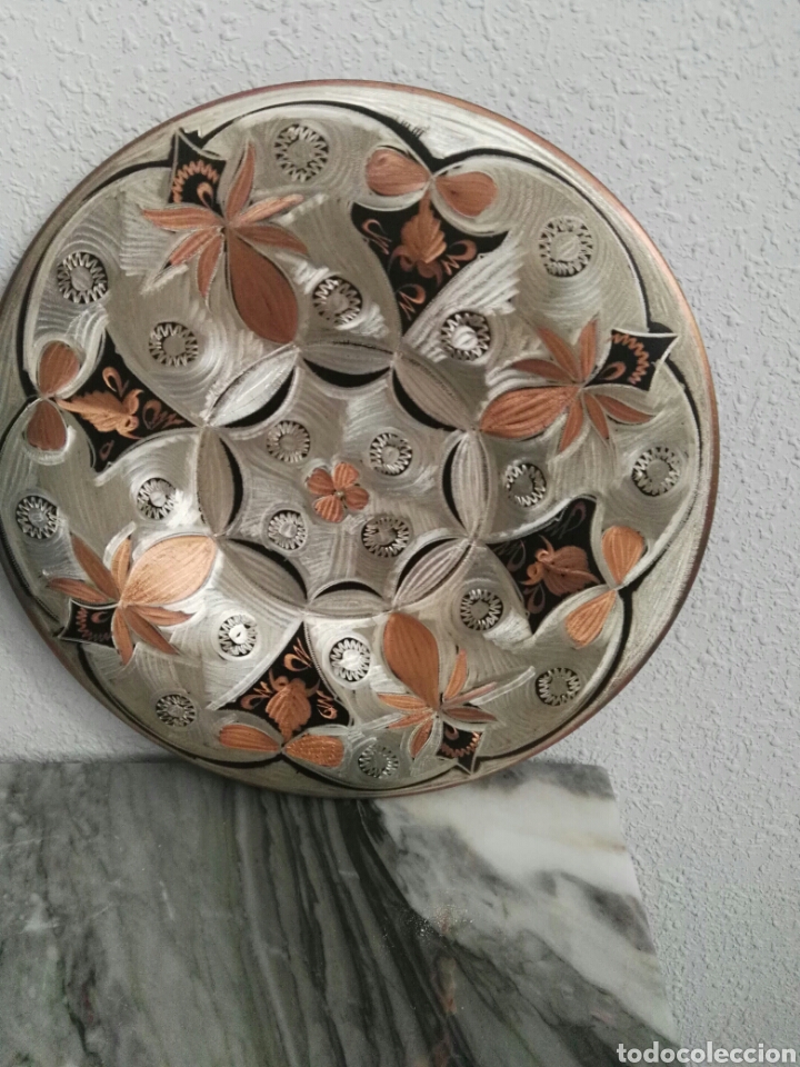 Antig&uuml;edades: Plato muy original de cobre - Foto 2
